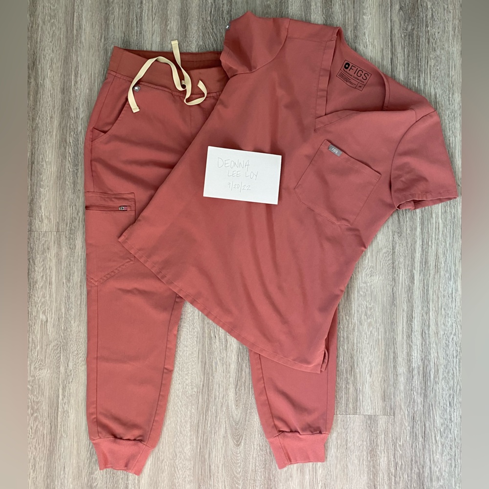 FIGS SCRUBS MAUVE